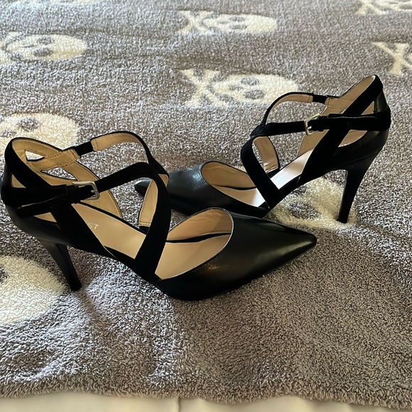 Nine West heels - Picture 1 of 5